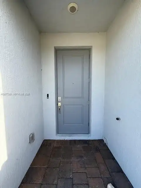 142 NE 14th Ter, Homestead FL 33033 photo 3