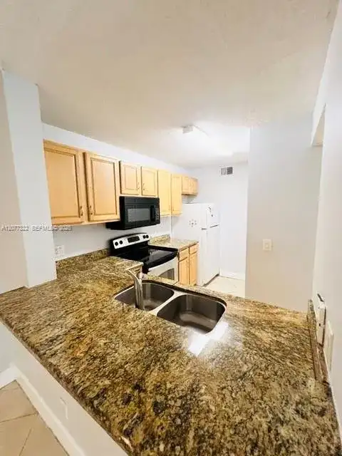 10773 Cleary Blvd # 101, Plantation FL 33324 photo 2