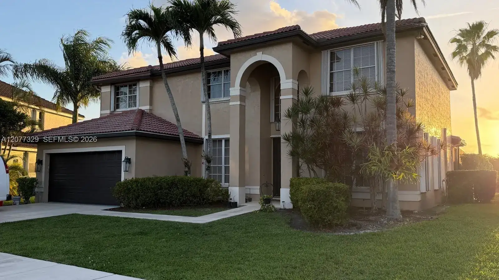 2386 SW 183rd Ter, Miramar FL 33029 photo 2