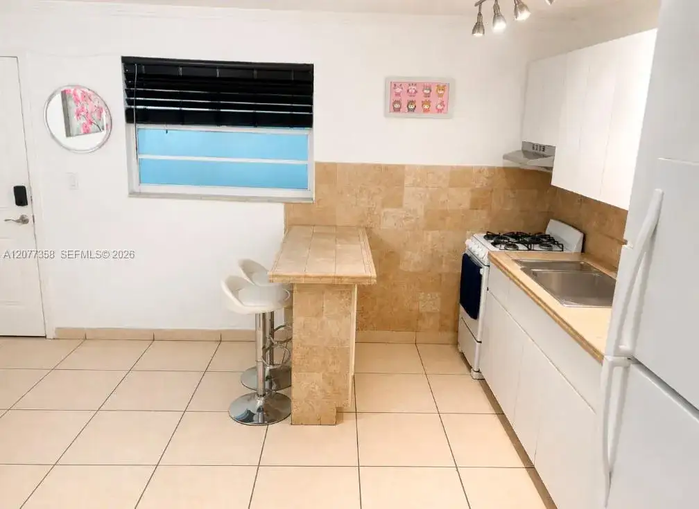 528 Meridian Ave # 202A, Miami Beach FL 33139 photo 4