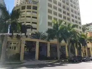 170 SE 14th St # 1502, Miami FL 33131 photo 2