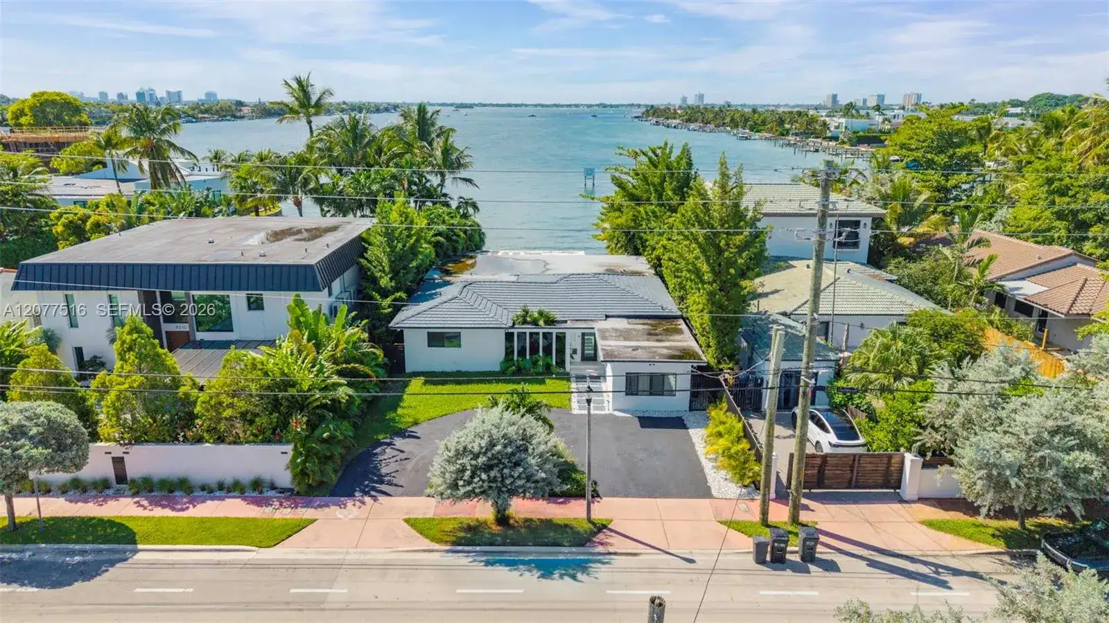 8220 Hawthorne Ave, Miami Beach FL 33141 photo 4