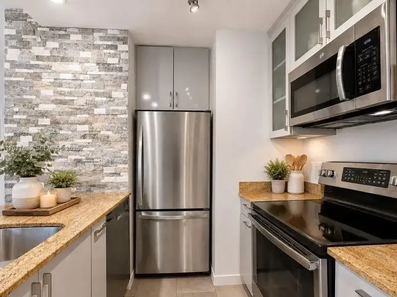 910 Bay Dr # 15, Miami Beach FL 33141 photo 5