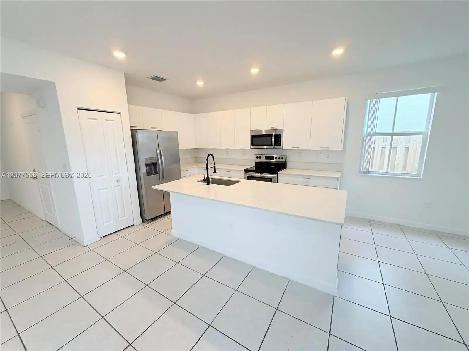 2405 NW 131st Cir, Miami FL 33167 photo 4