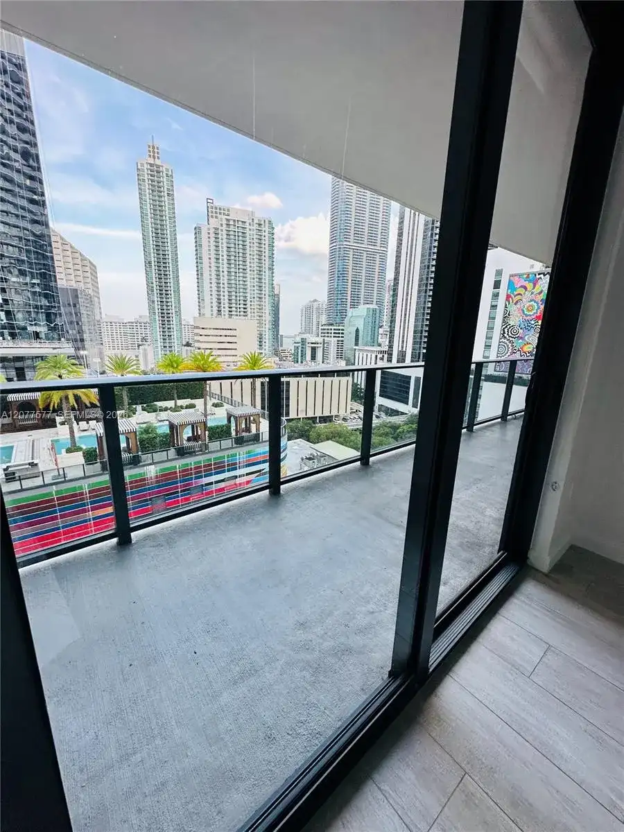 45 SW 9th St # 1202, Miami FL 33130 photo 5