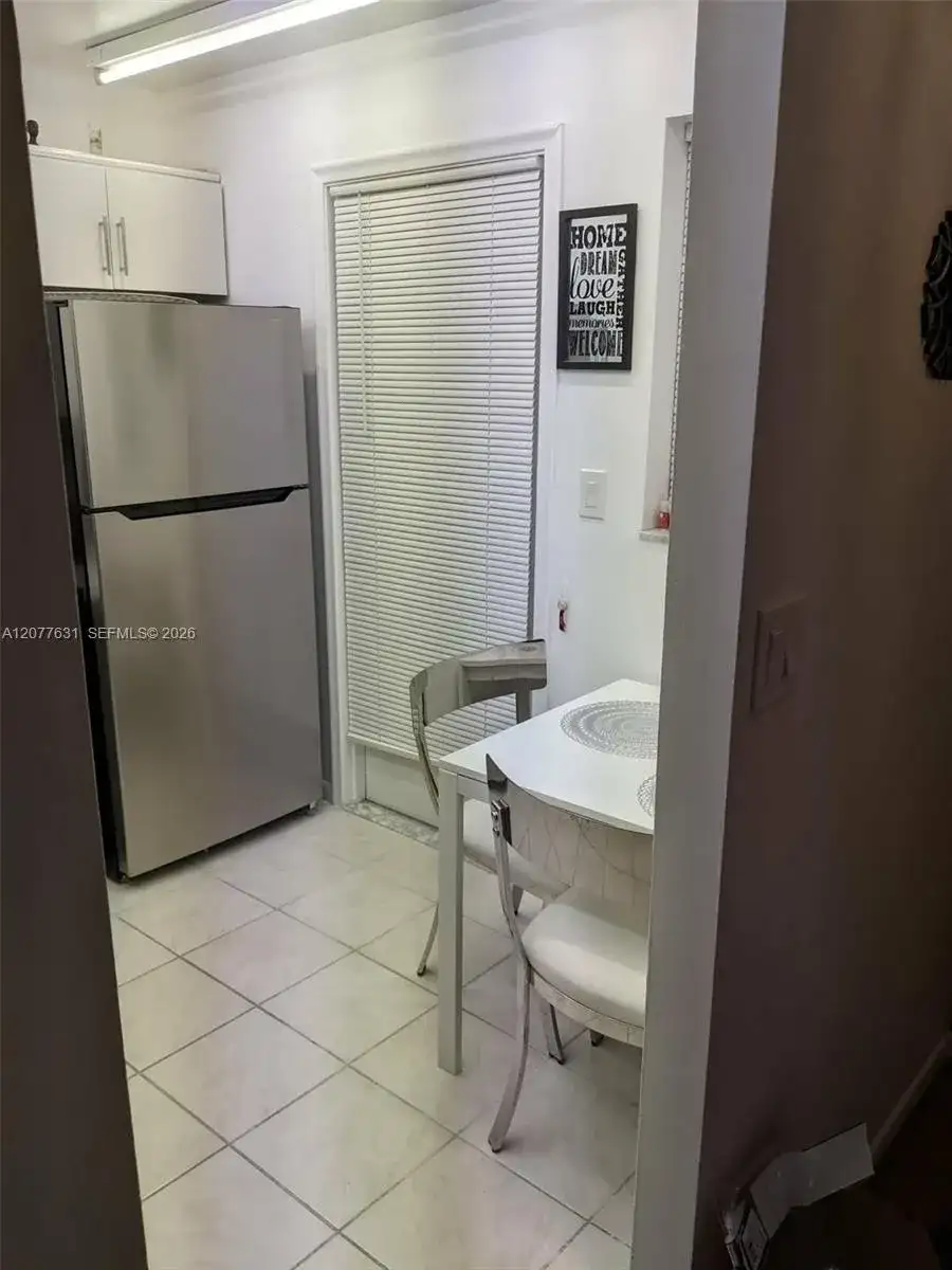233 NE 14th Ave # 205, Hallandale Beach FL 33009 photo 2
