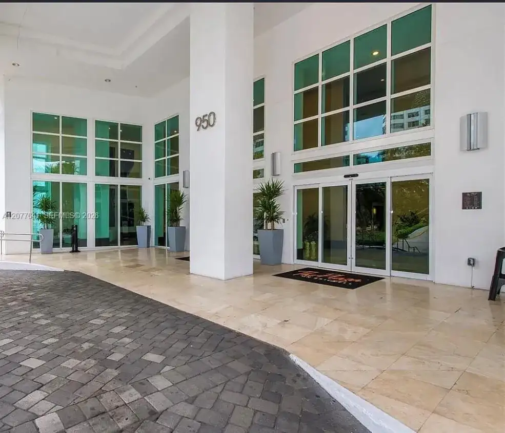950 Brickell Bay Dr # 902, Miami FL 33131 photo 2