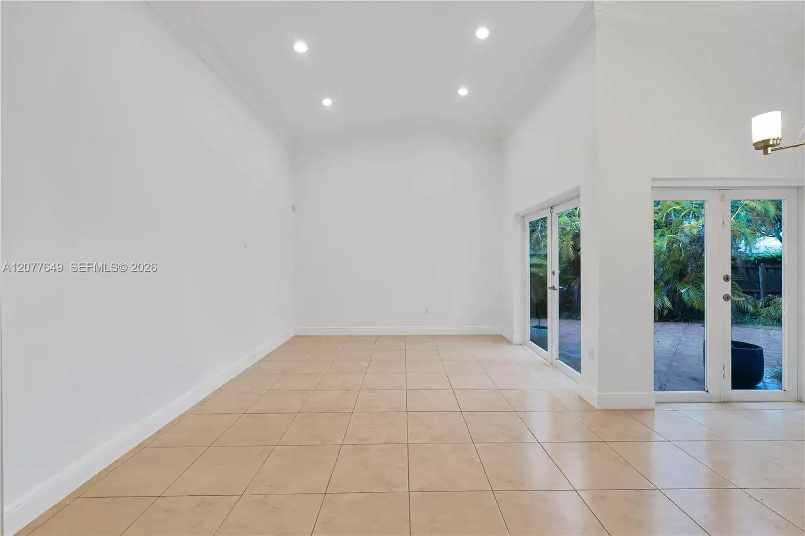6352 SW 112th Pl, Miami FL 33173 photo 2