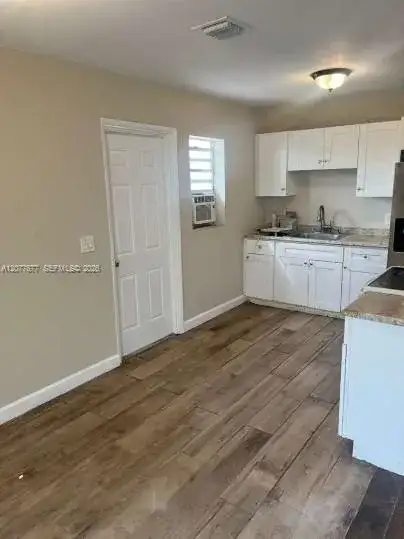 1732 NW 6th Ter, Pompano Beach FL 33060 photo 2