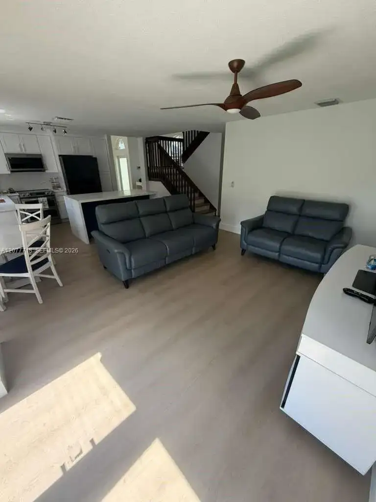 1920 NW 182nd Ter, Pembroke Pines FL 33029 photo 5