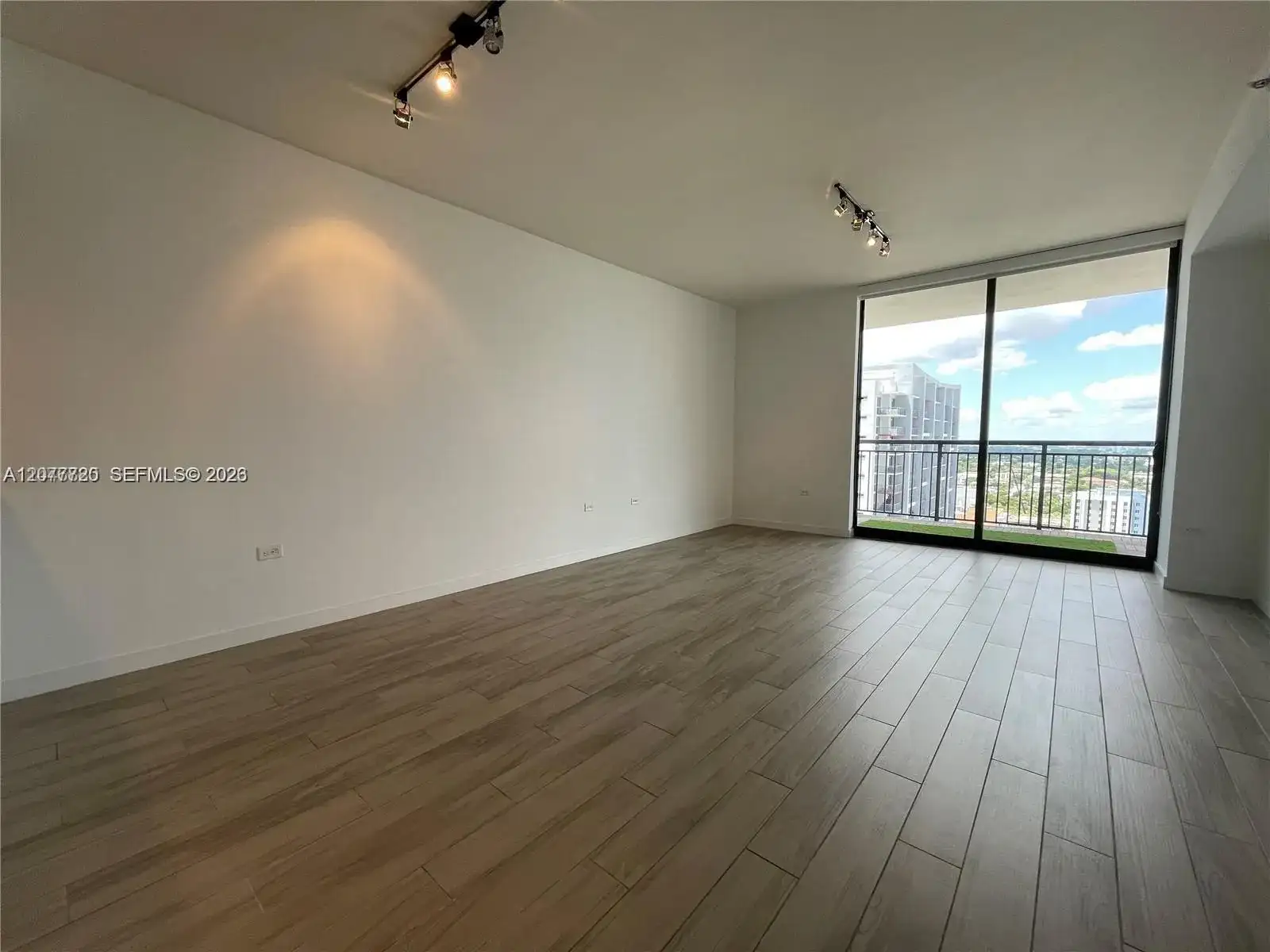 999 SW 1st Ave # 2109, Miami FL 33130 photo 3