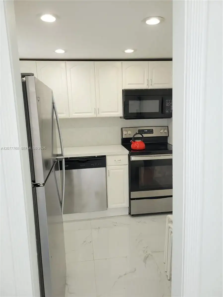 1610 Lenox Ave # 308, Miami Beach FL 33139 photo 5