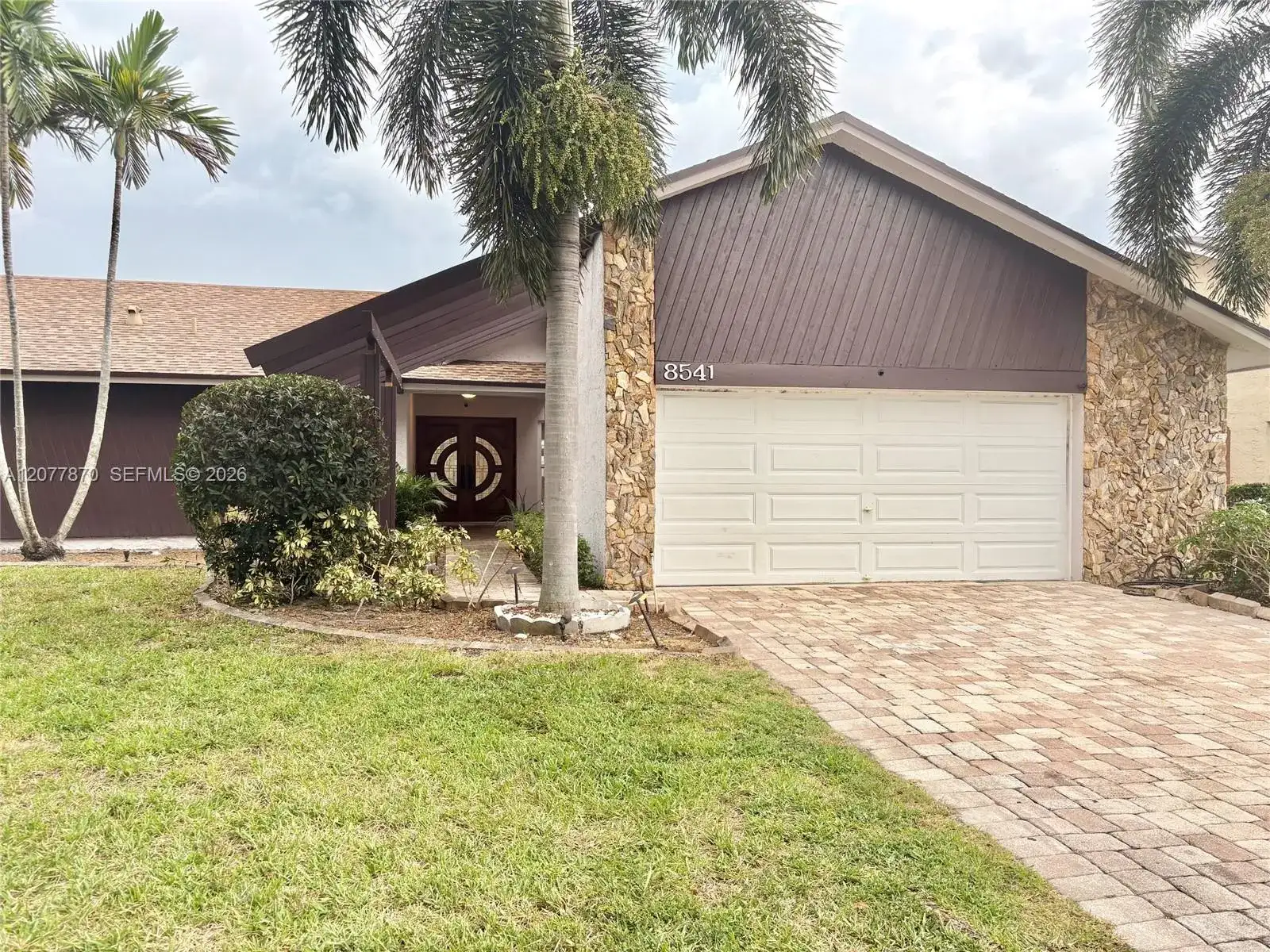 8541 NW 54th St, Lauderhill FL 33351 photo 2