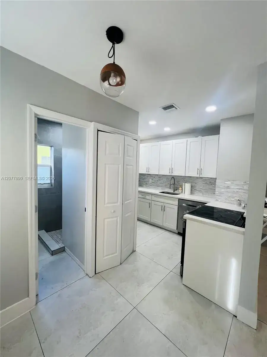 1332 NW 3rd Ave, Fort Lauderdale FL 33311 photo 3