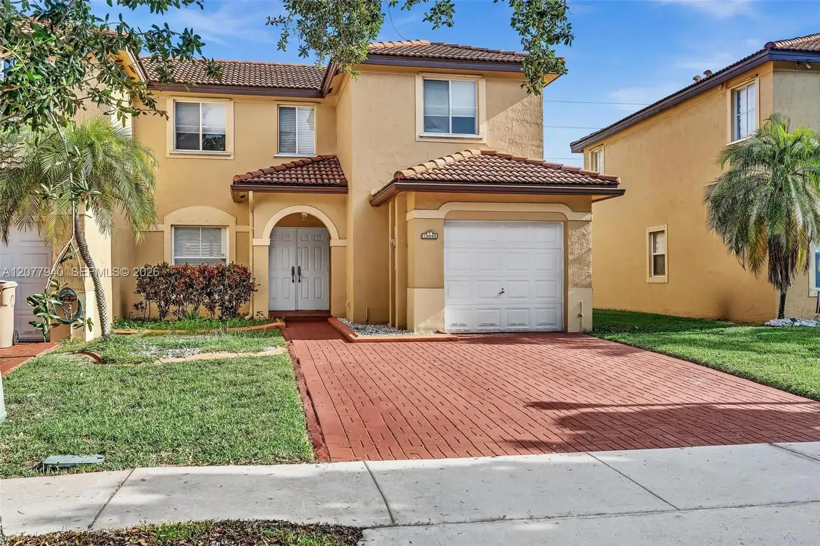 13949 N Forest Oak Cir, Davie FL 33325 photo 2