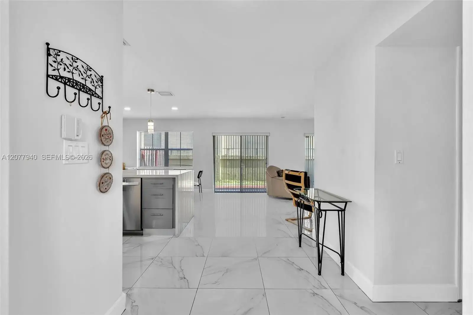 13949 N Forest Oak Cir, Davie FL 33325 photo 4