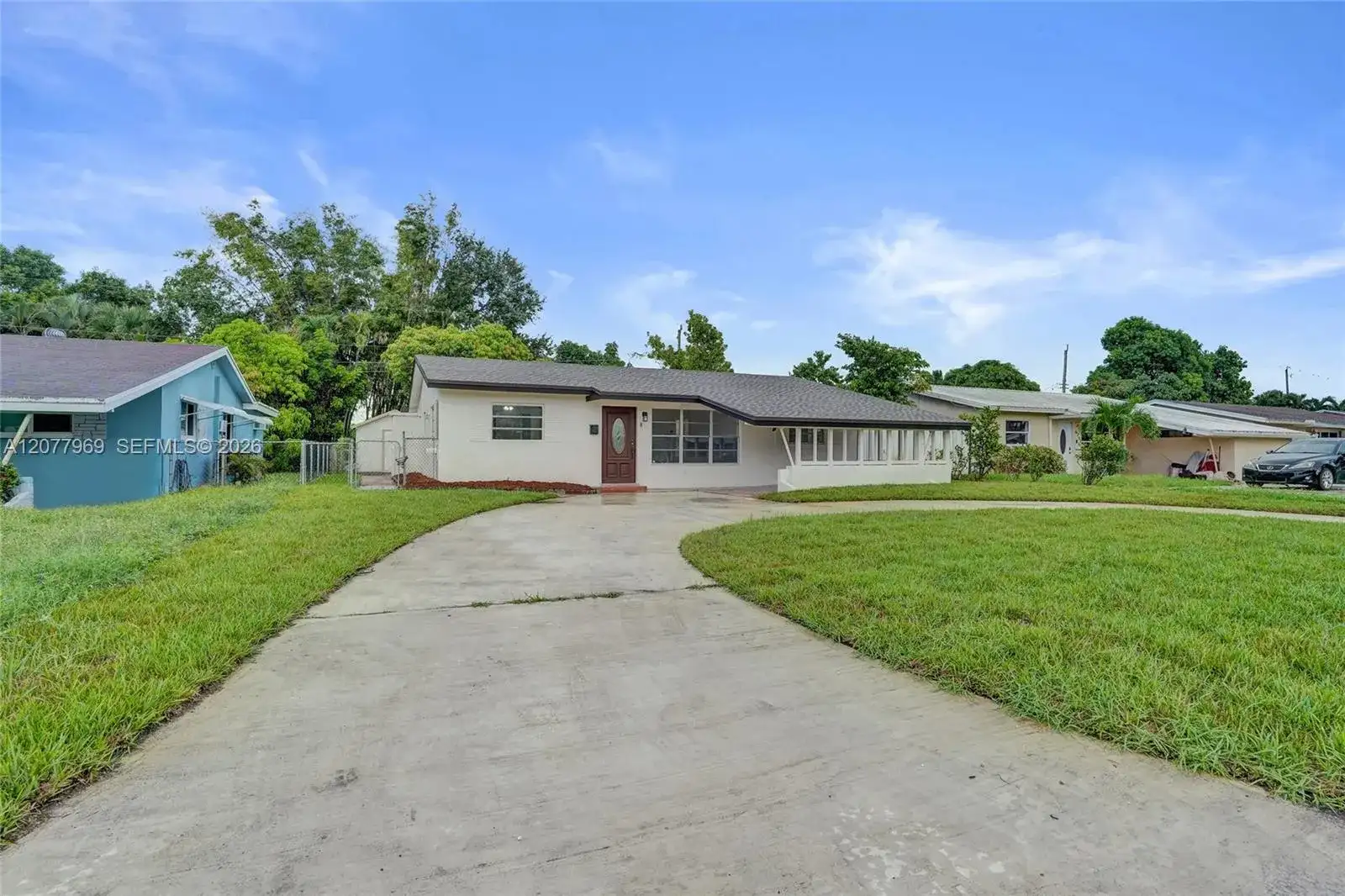 6761 Pershing St, Hollywood FL 33024 photo 2