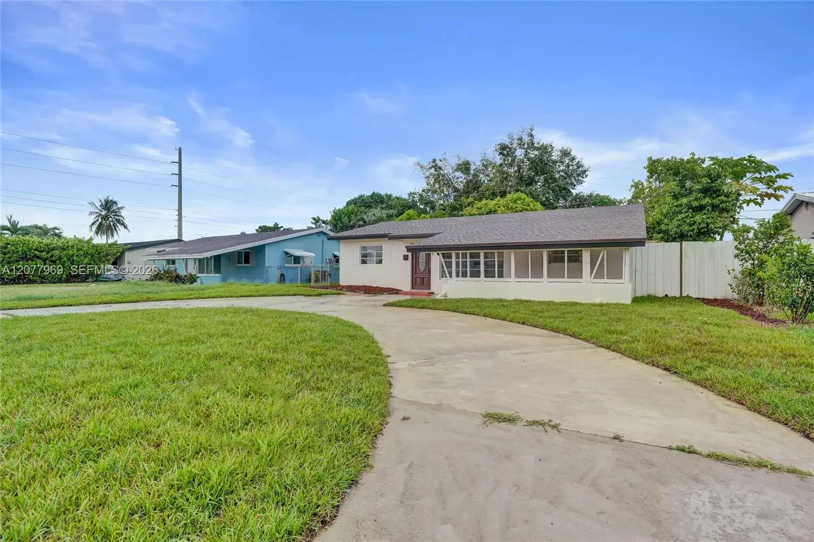 6761 Pershing St, Hollywood FL 33024 photo 3