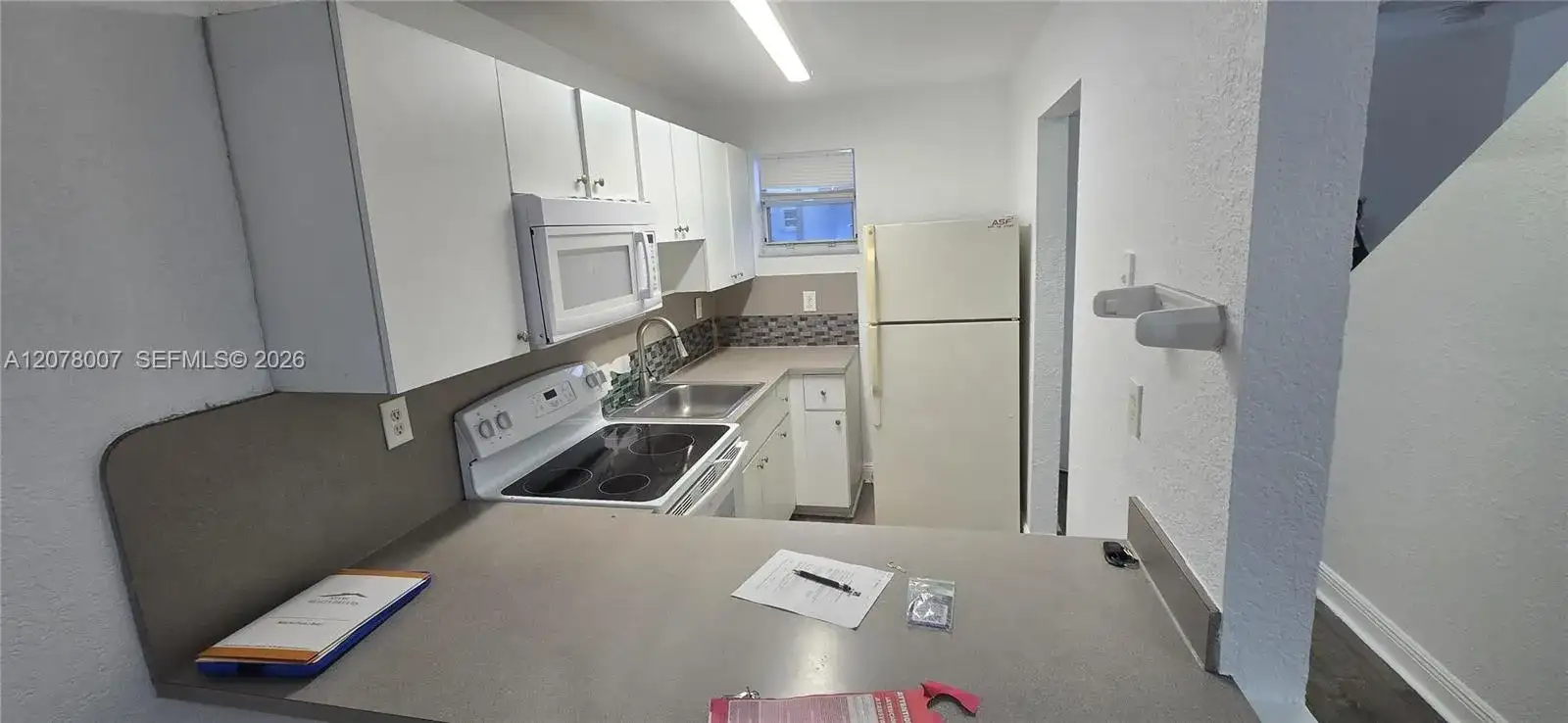 8027 NW 8th St # 13, Miami FL 33126 photo 3