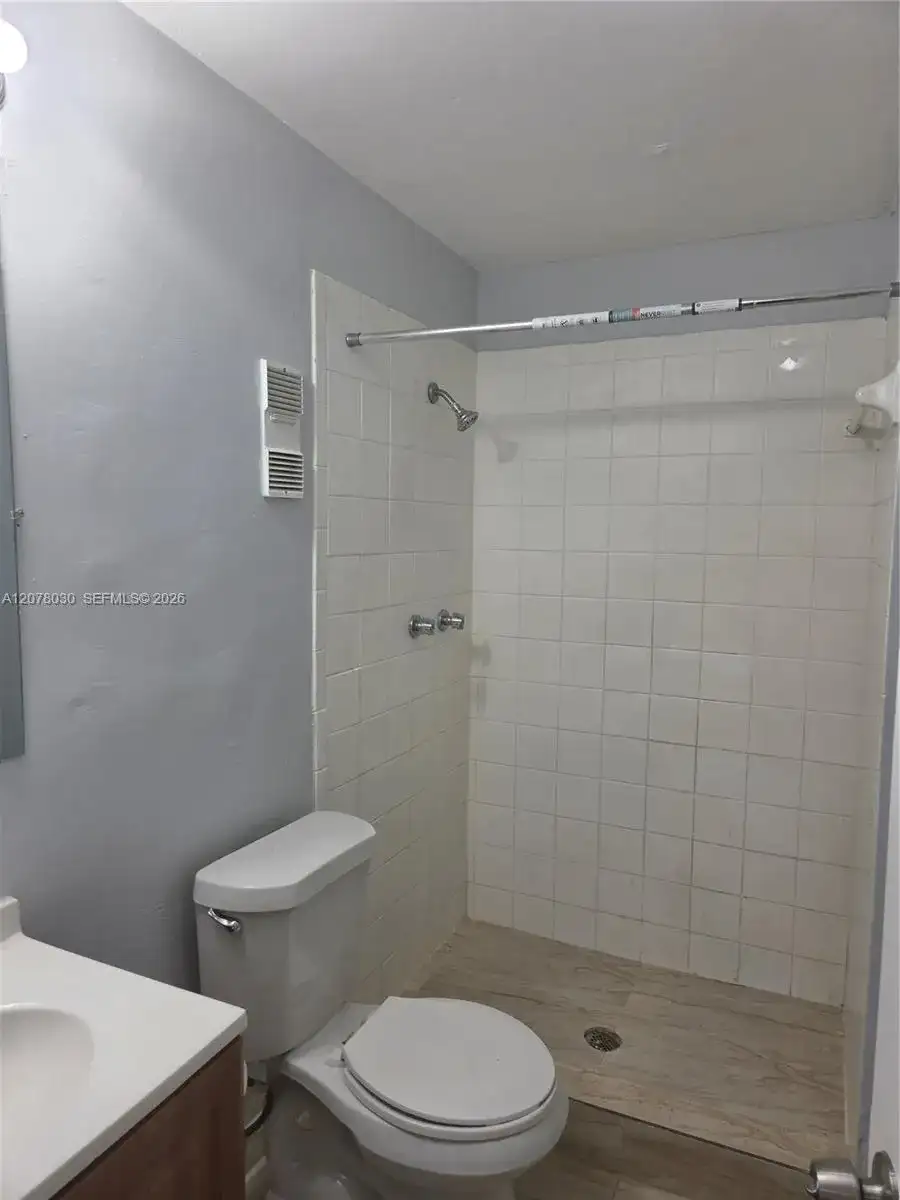 20520 NW 15th Ave # 230, Miami Gardens FL 33169 photo 4