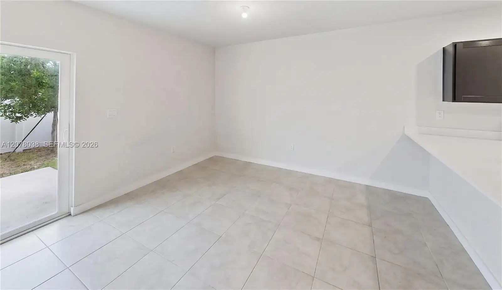 389 NW 10th Ct, Florida City FL 33034 photo 4