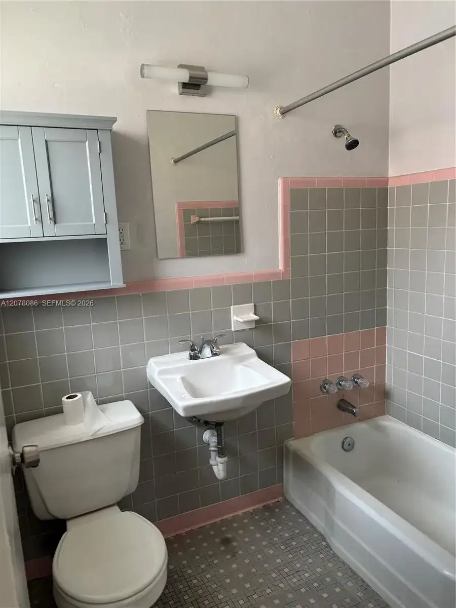 435 SW 5th Ave # 4, Miami FL 33130 photo 5