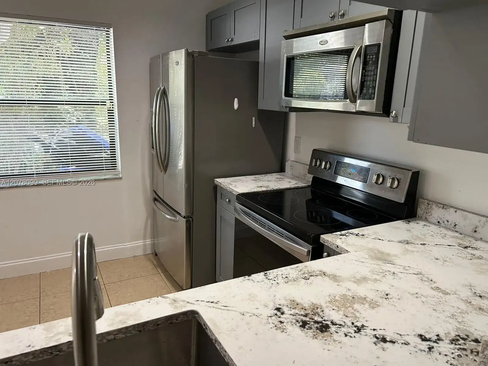 10537 NW 8th St, Pembroke Pines FL 33026 photo 3