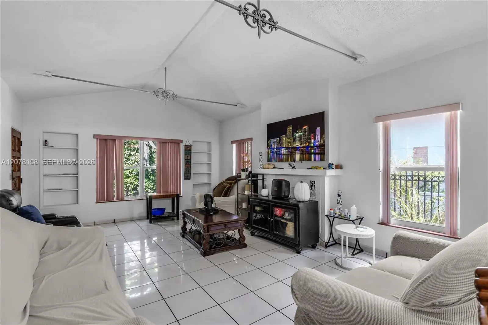 4727 NE 1st Ct, Miami FL 33137 photo 2