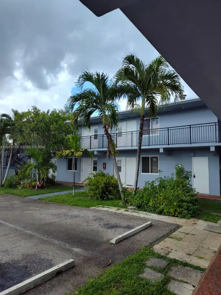 655 Eldron Dr # 26, Miami Springs FL 33166 photo 5