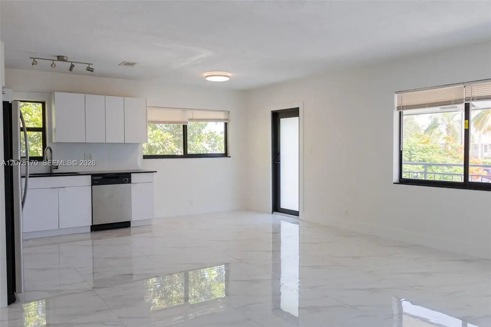 2140 NE 56 # 12, Fort Lauderdale FL 33308 photo 3