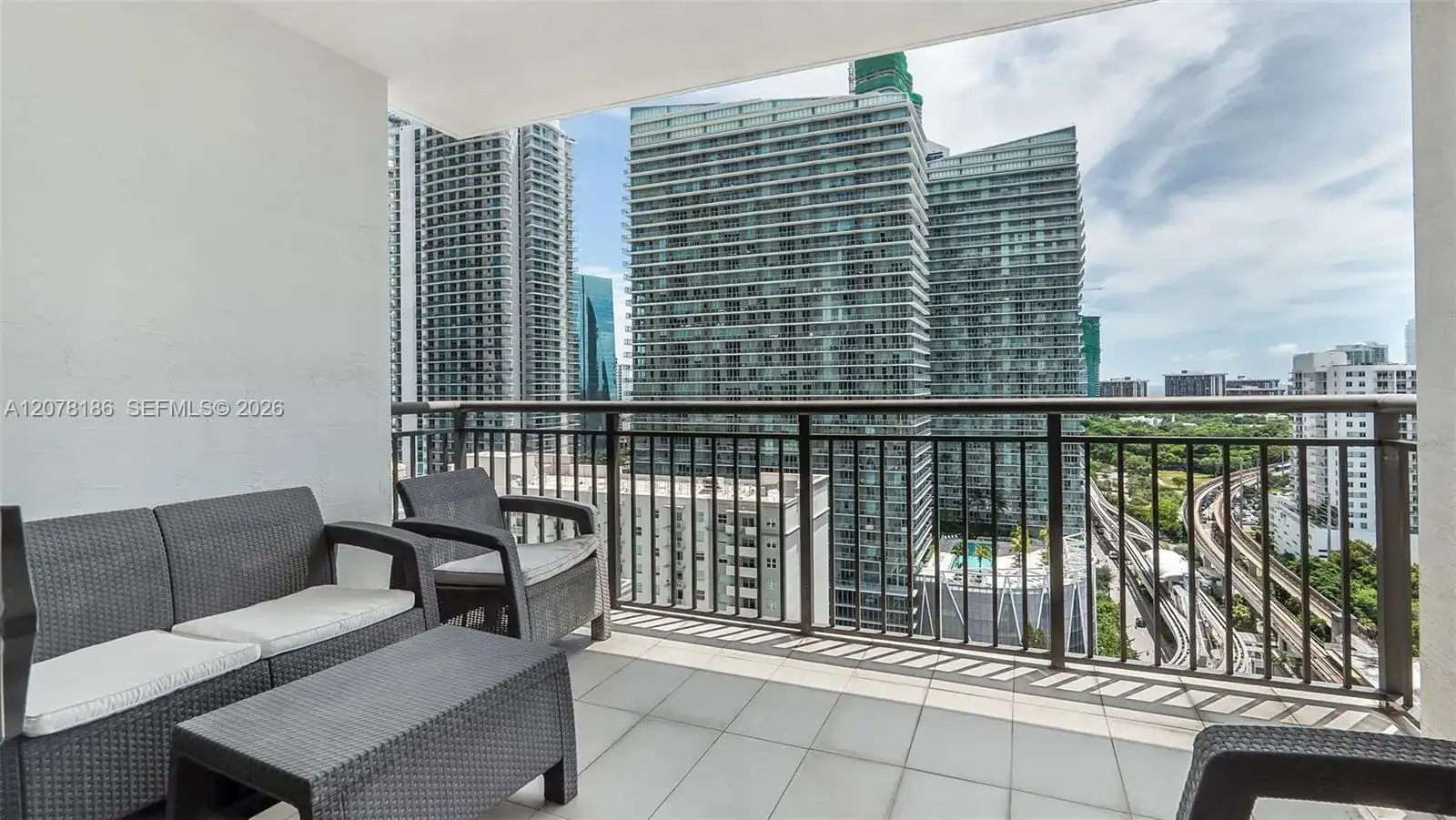 999 SW 1st Ave # 2004, Miami FL 33130 photo 5