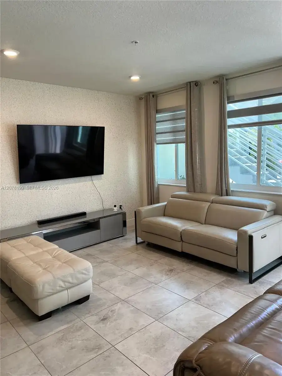 6421 NW 102nd Path # 101, Doral FL 33178 photo 3
