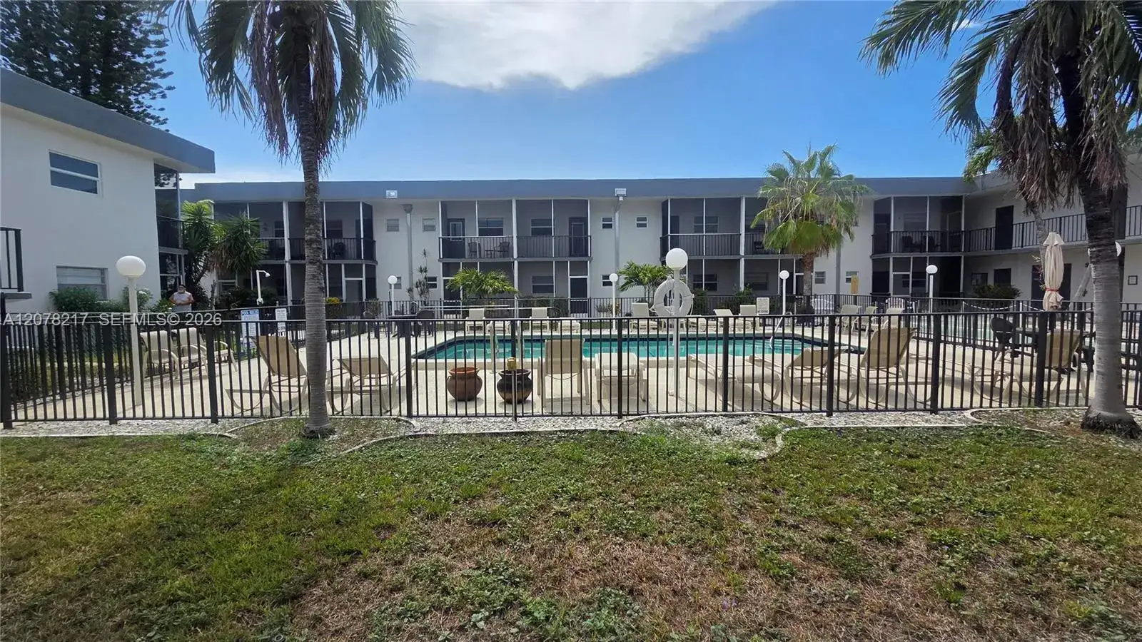 415 NE 2nd St # 105, Hallandale Beach FL 33009 photo 5