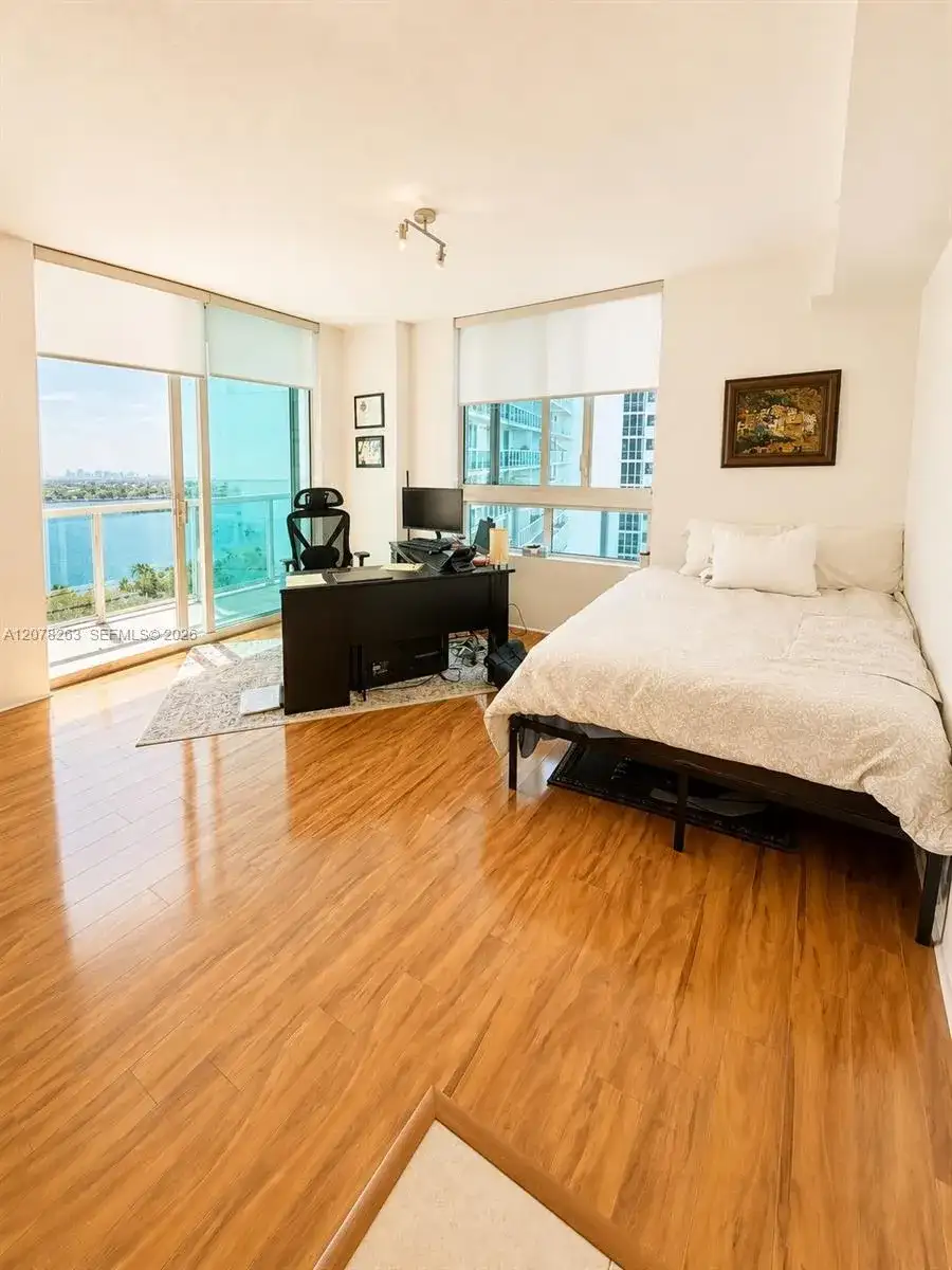 1900 N Bayshore Dr # 3005, Miami FL 33132 photo 4