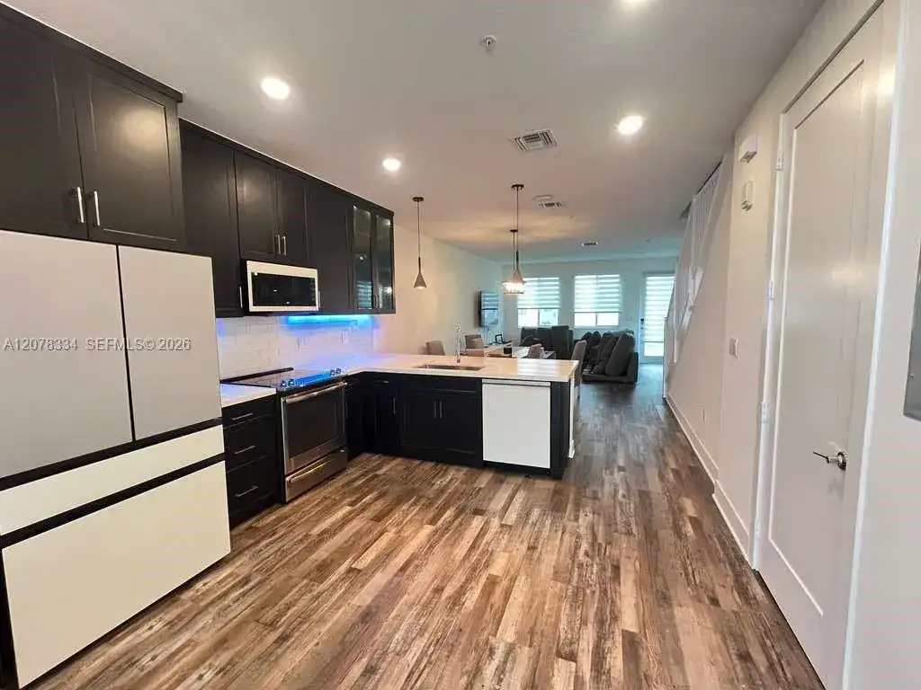 10229 NW 64th Ter # 101, Doral FL 33178 photo 2