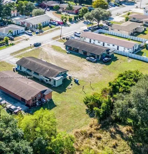 5649 SW 27th St, West Park FL 33023 photo 4