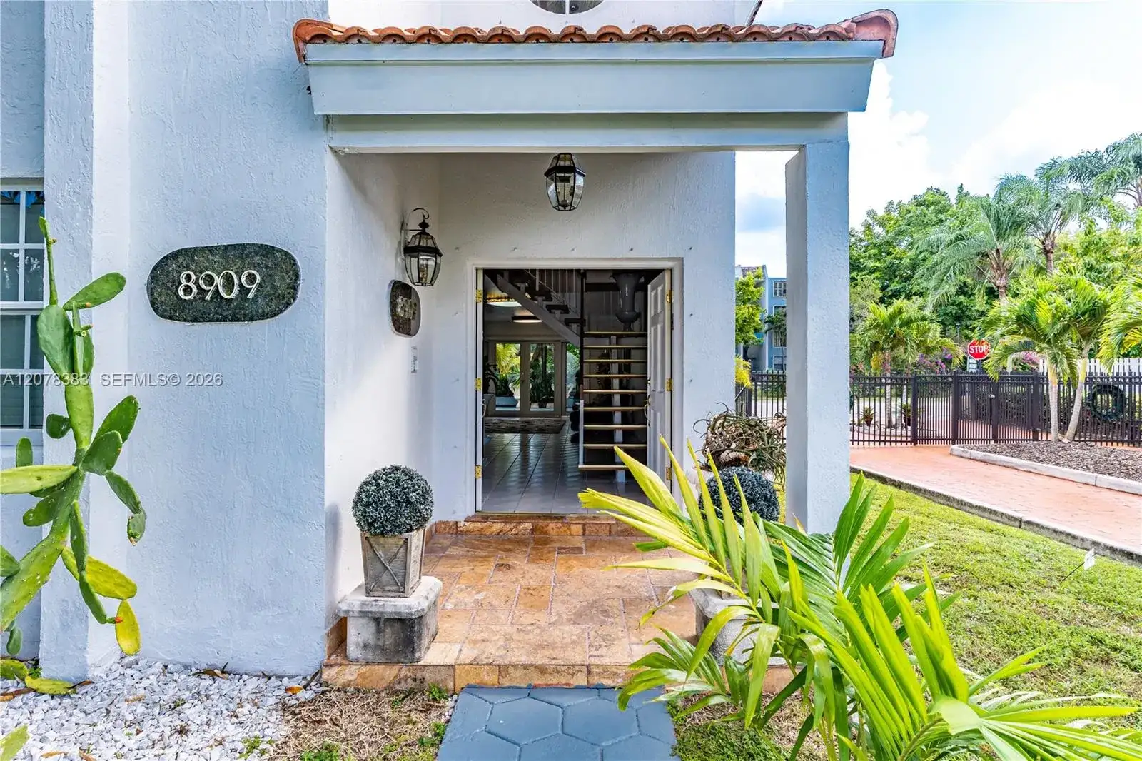 8909 SW 108th Cir Ct, Miami FL 33176 photo 2