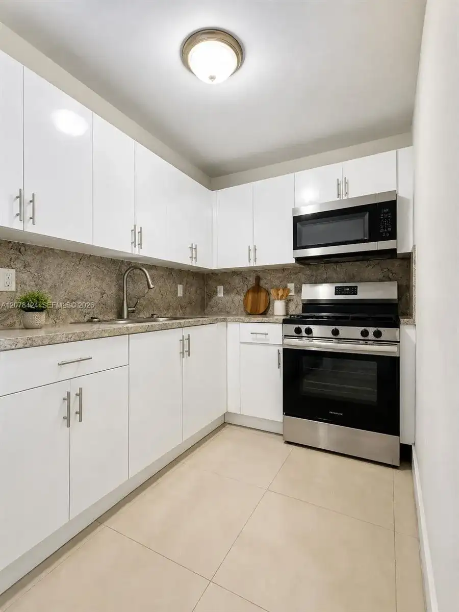 7537 NW 3rd Ave, Miami FL 33150 photo 5