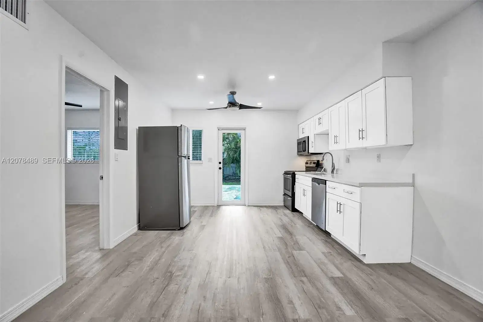 2018-2020 NE 19th St, Fort Lauderdale FL 33305 photo 3