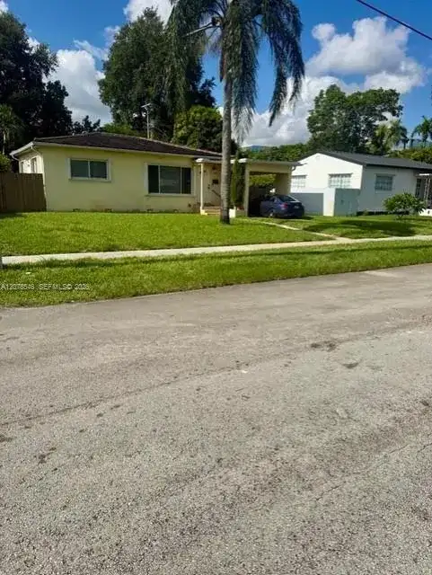 270 NE 169th St, North Miami Beach FL 33162 photo 2
