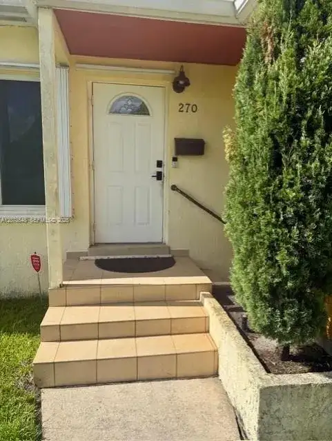 270 NE 169th St, North Miami Beach FL 33162 photo 4