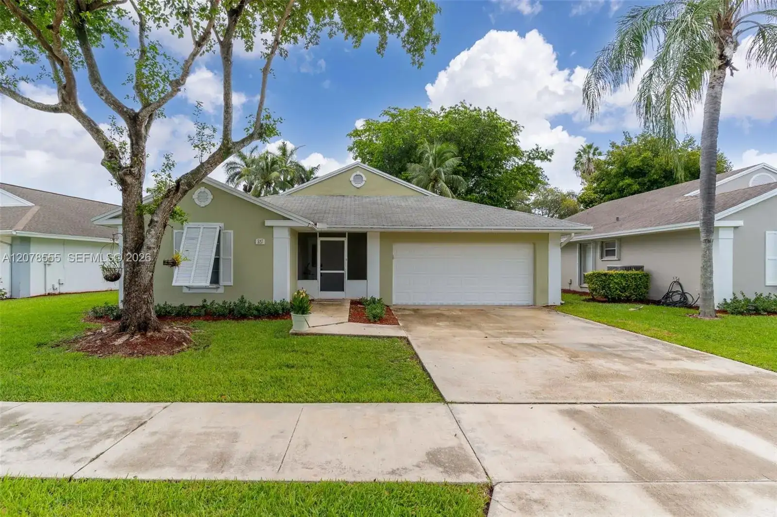 527 SE 27th Dr, Homestead FL 33033 photo 2