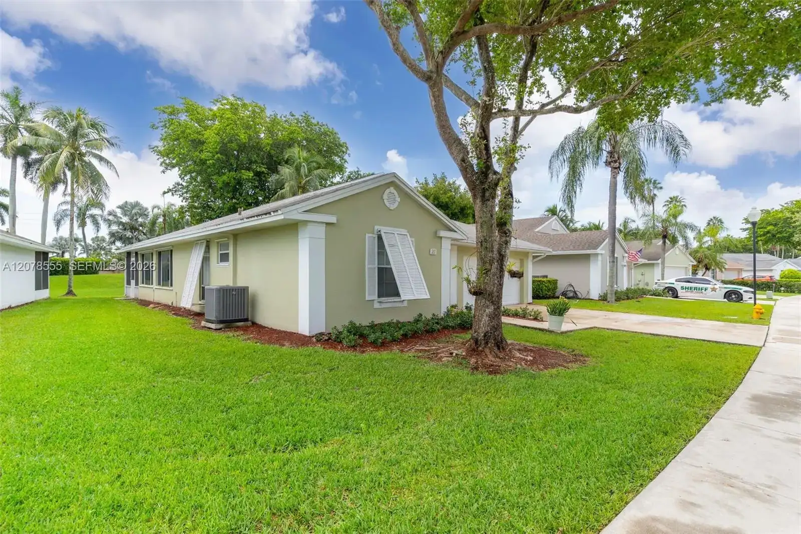 527 SE 27th Dr, Homestead FL 33033 photo 4
