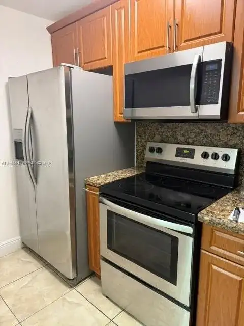 8009 W 6th Ave # B, Hialeah FL 33014 photo 2