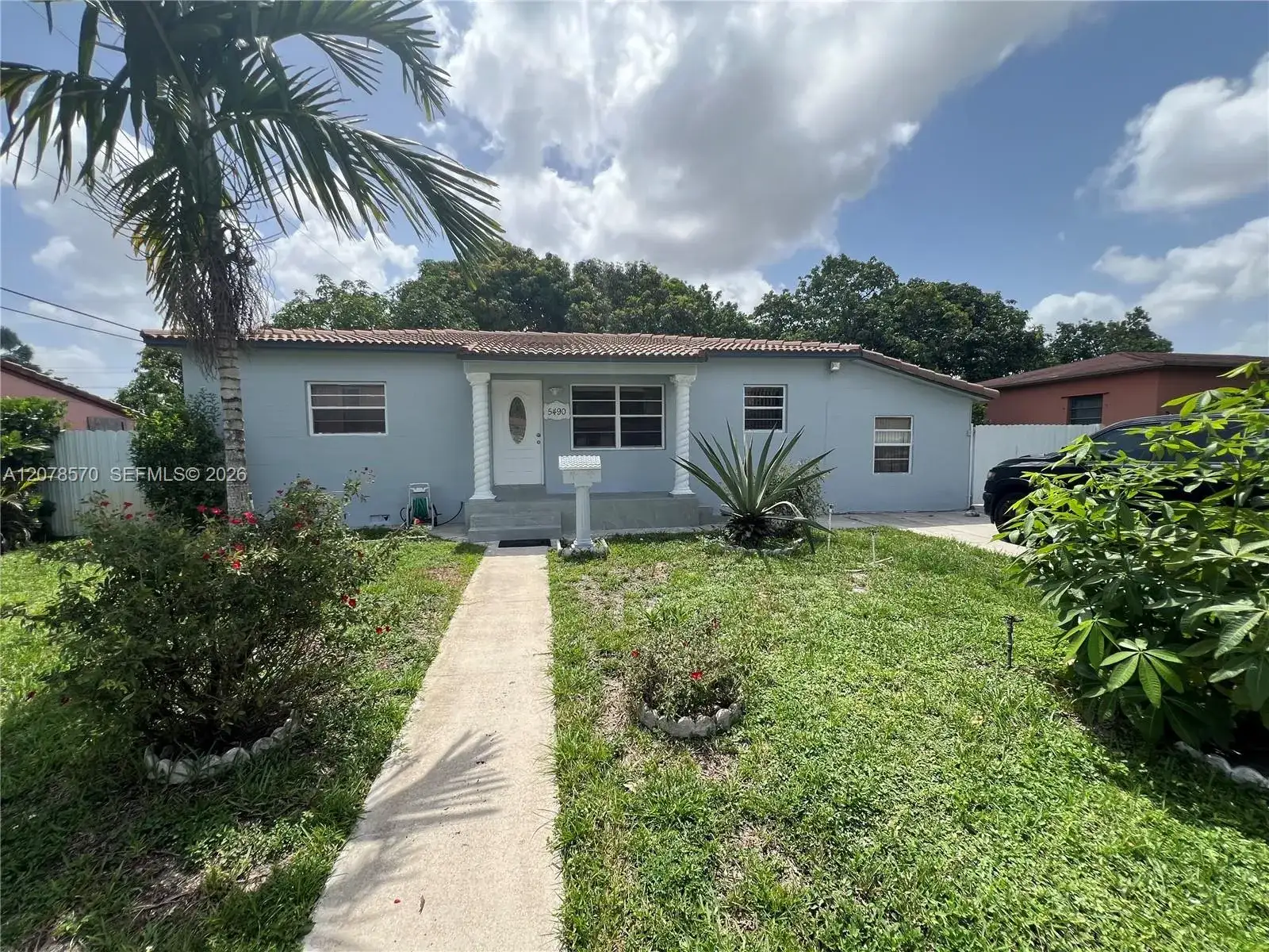 5490 W 2nd Ave, Hialeah FL 33012 photo 2
