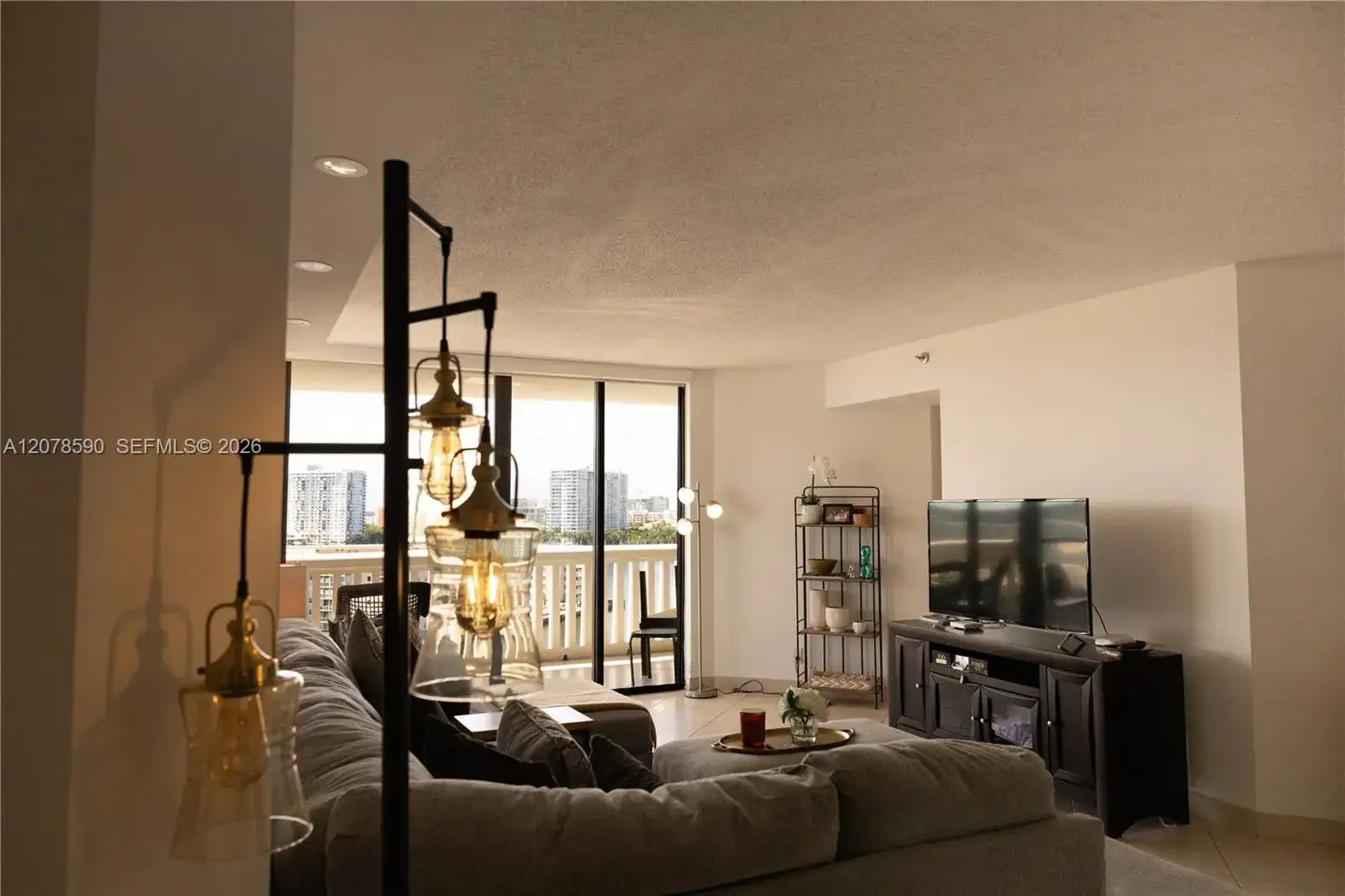 1000 W Island Blvd # 1010, Aventura FL 33160 photo 4
