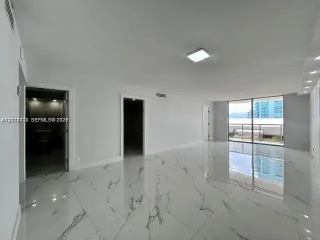 6039 Collins Ave # 1033, Miami Beach FL 33140 photo 2