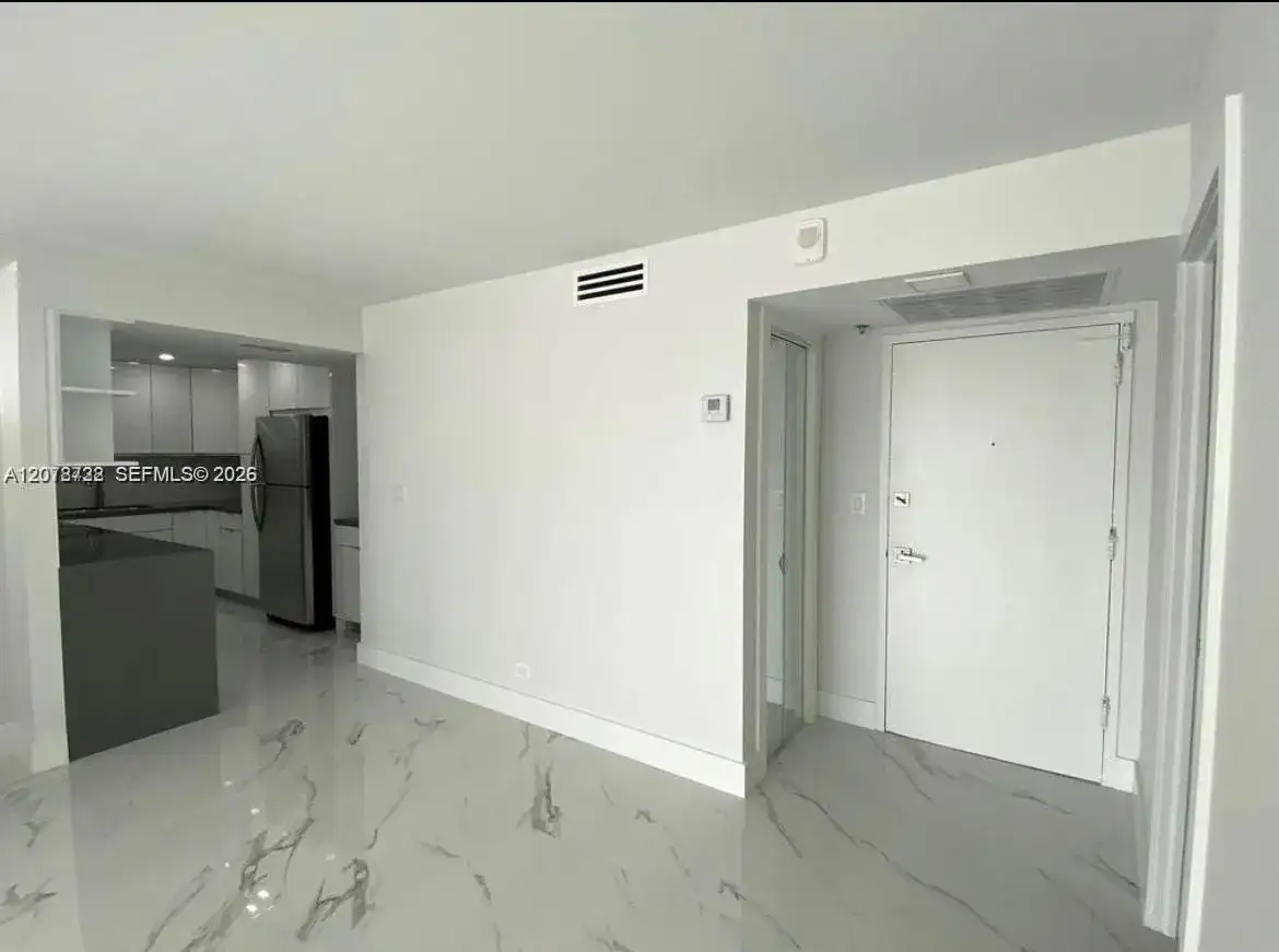 6039 Collins Ave # 1033, Miami Beach FL 33140 photo 4