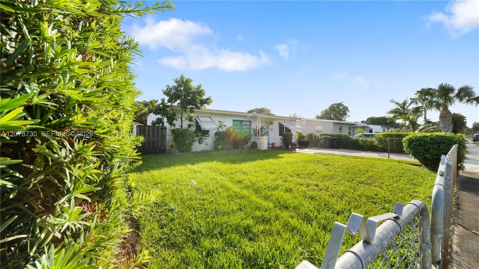 1038 NW 11th Ct, Fort Lauderdale FL 33311 photo 2