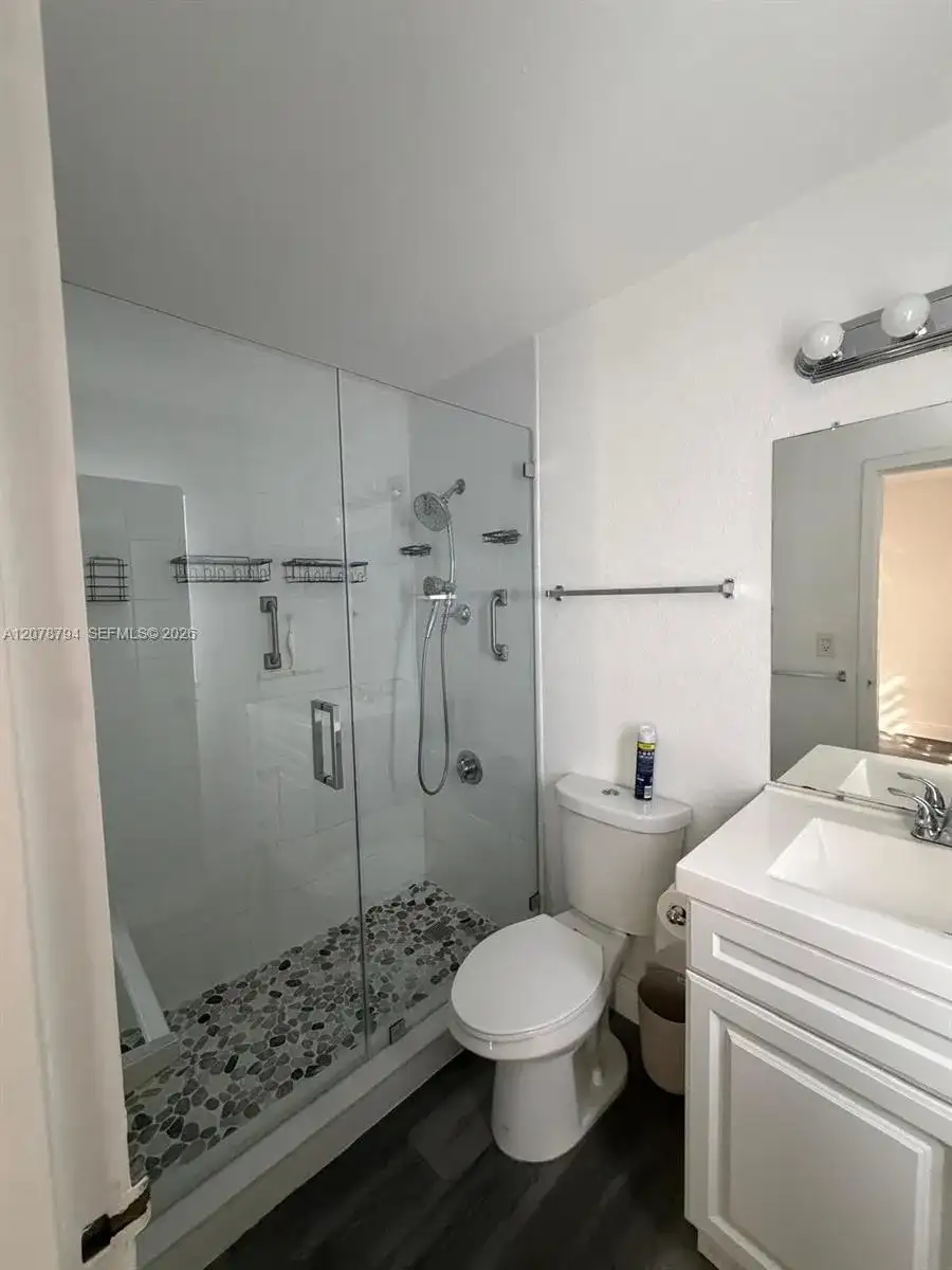 5201 Geneva Way # 311, Doral FL 33166 photo 2